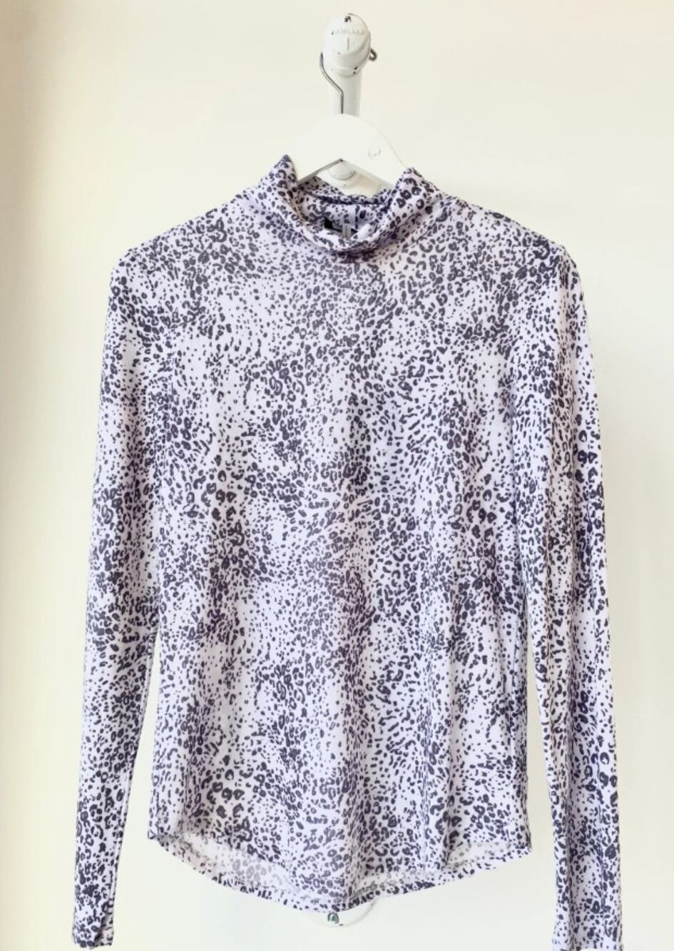 David Lerner Kelly Fitted Turtleneck Top Small Leopard Animal Print